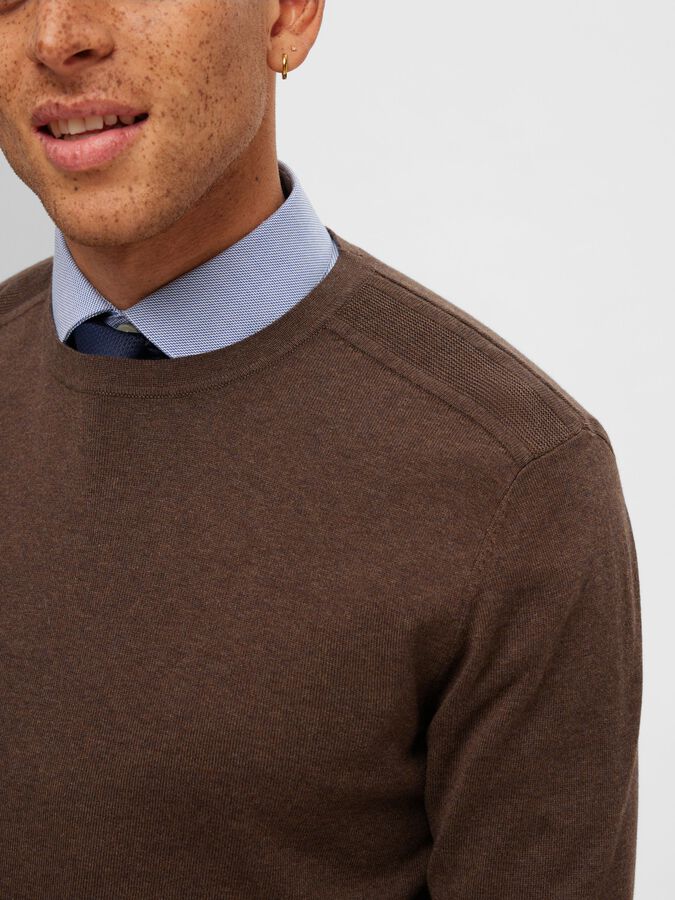 LONG-SLEEVED KNITTED JUMPER