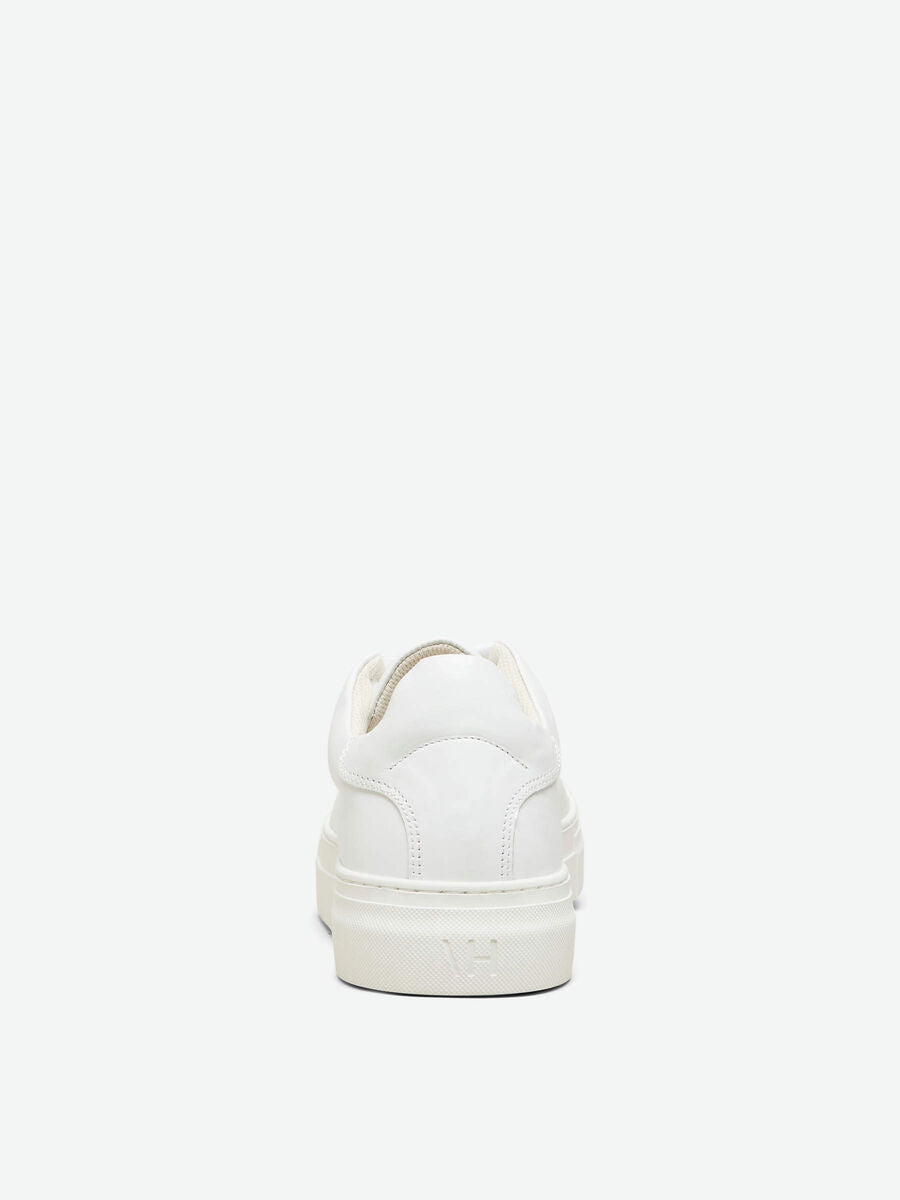 Souliers en cuir blanc