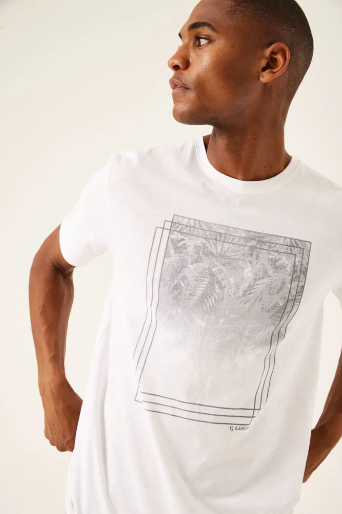 WHITE T-SHIRT