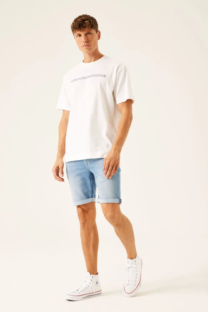 WHITE T-SHIRT