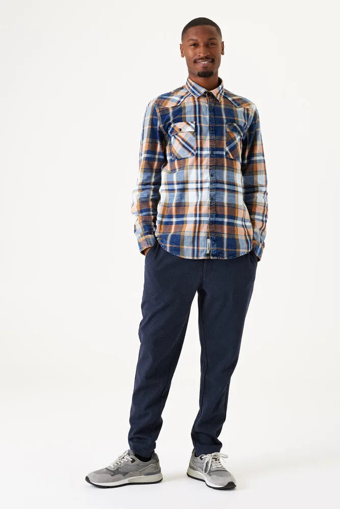 Chemise à carreaux avec poches