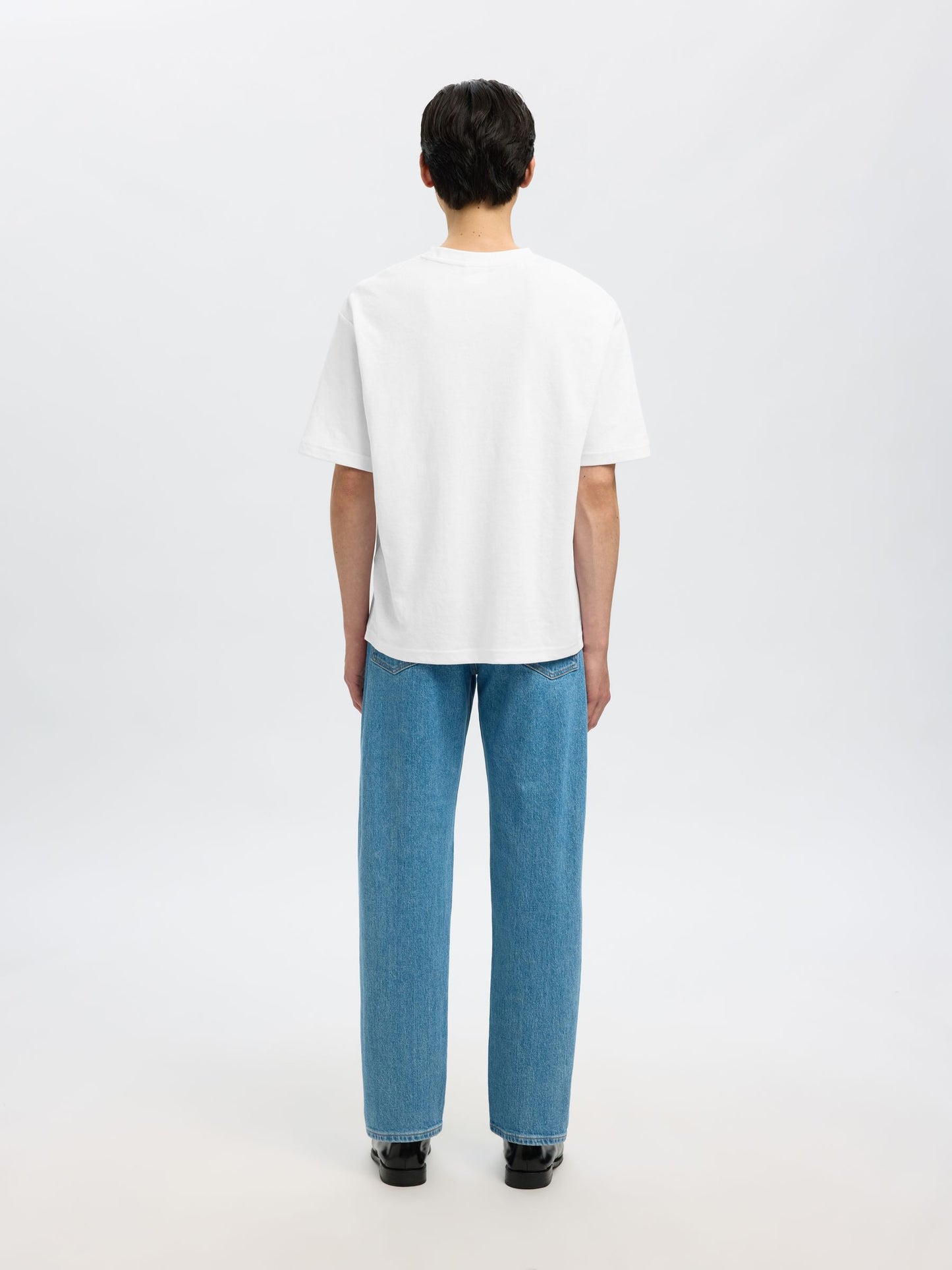 LOOSE FIT T-SHIRT SELECTED