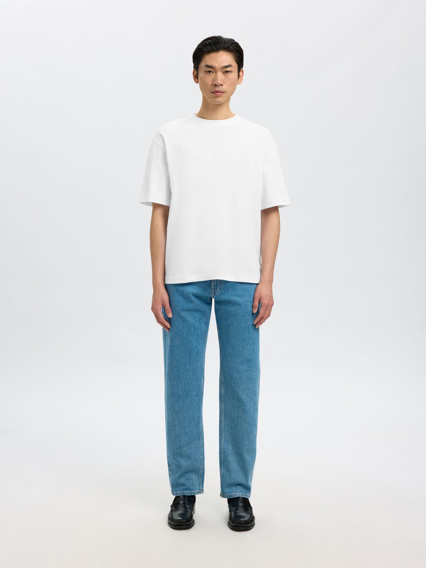 LOOSE FIT T-SHIRT SELECTED