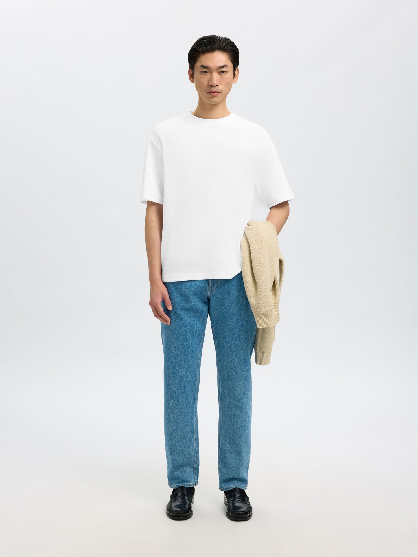 LOOSE FIT T-SHIRT SELECTED