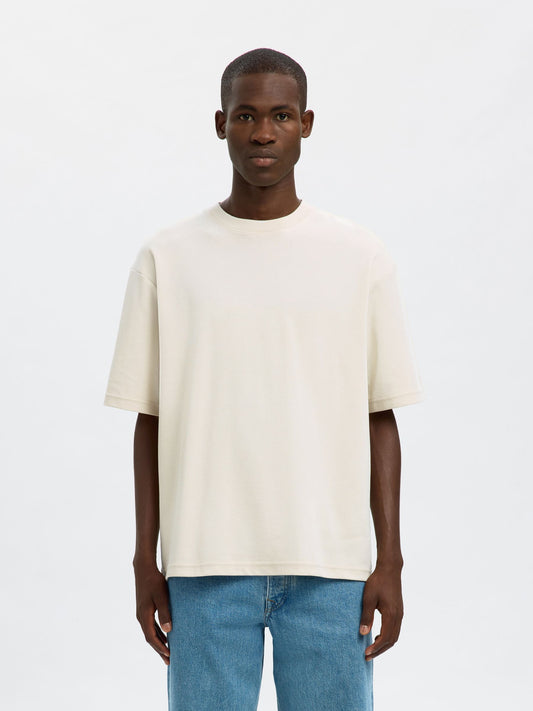 LOOSE FIT T-SHIRT SELECTED