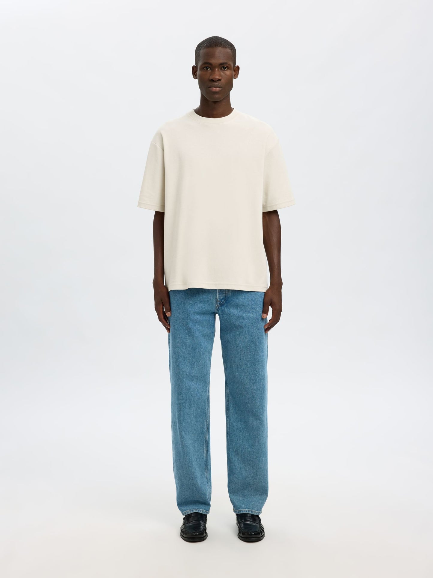 LOOSE FIT T-SHIRT SELECTED