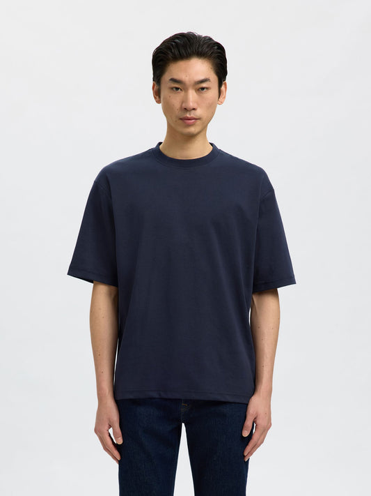LOOSE FIT T-SHIRT SELECTED