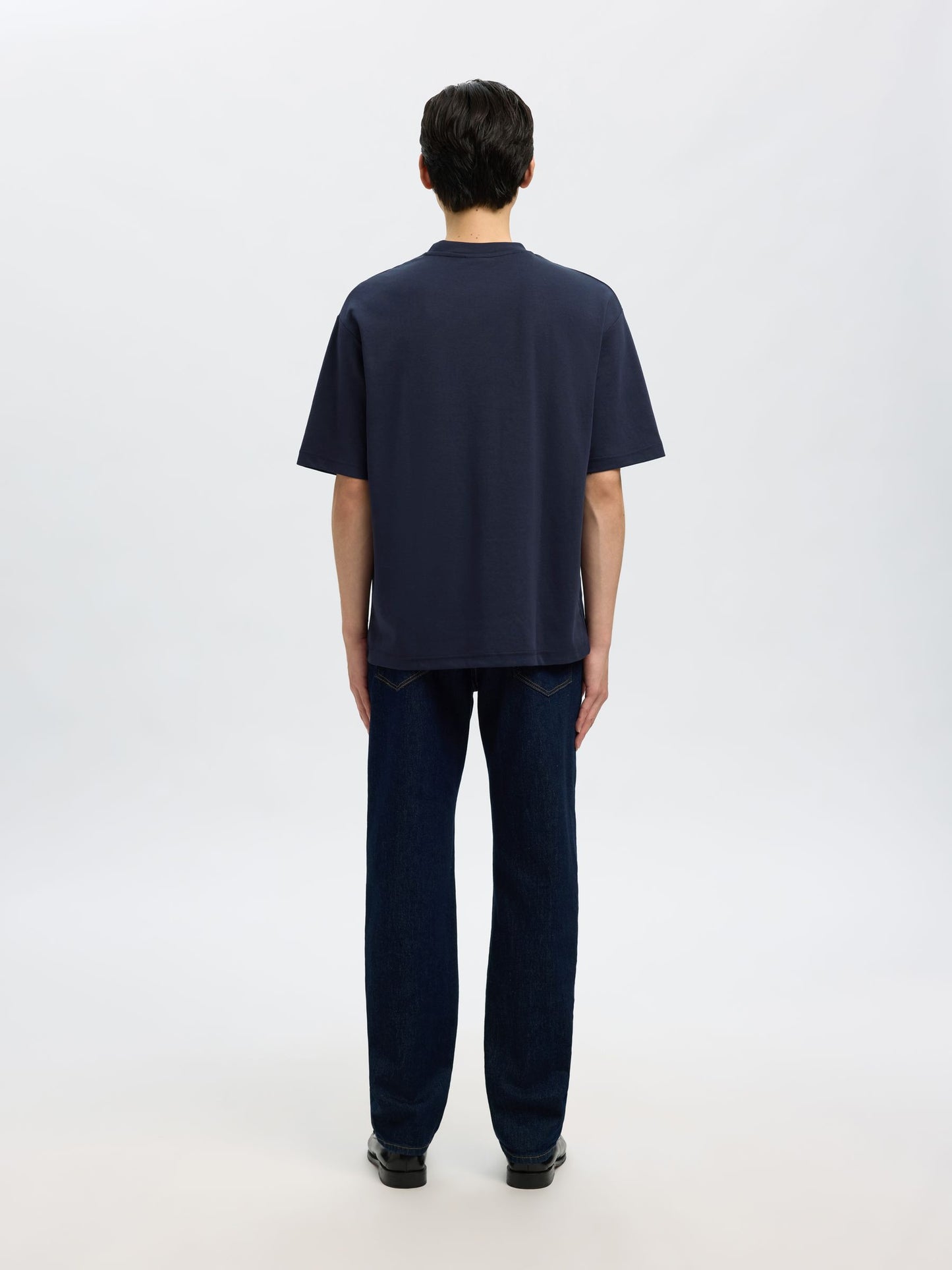 LOOSE FIT T-SHIRT SELECTED