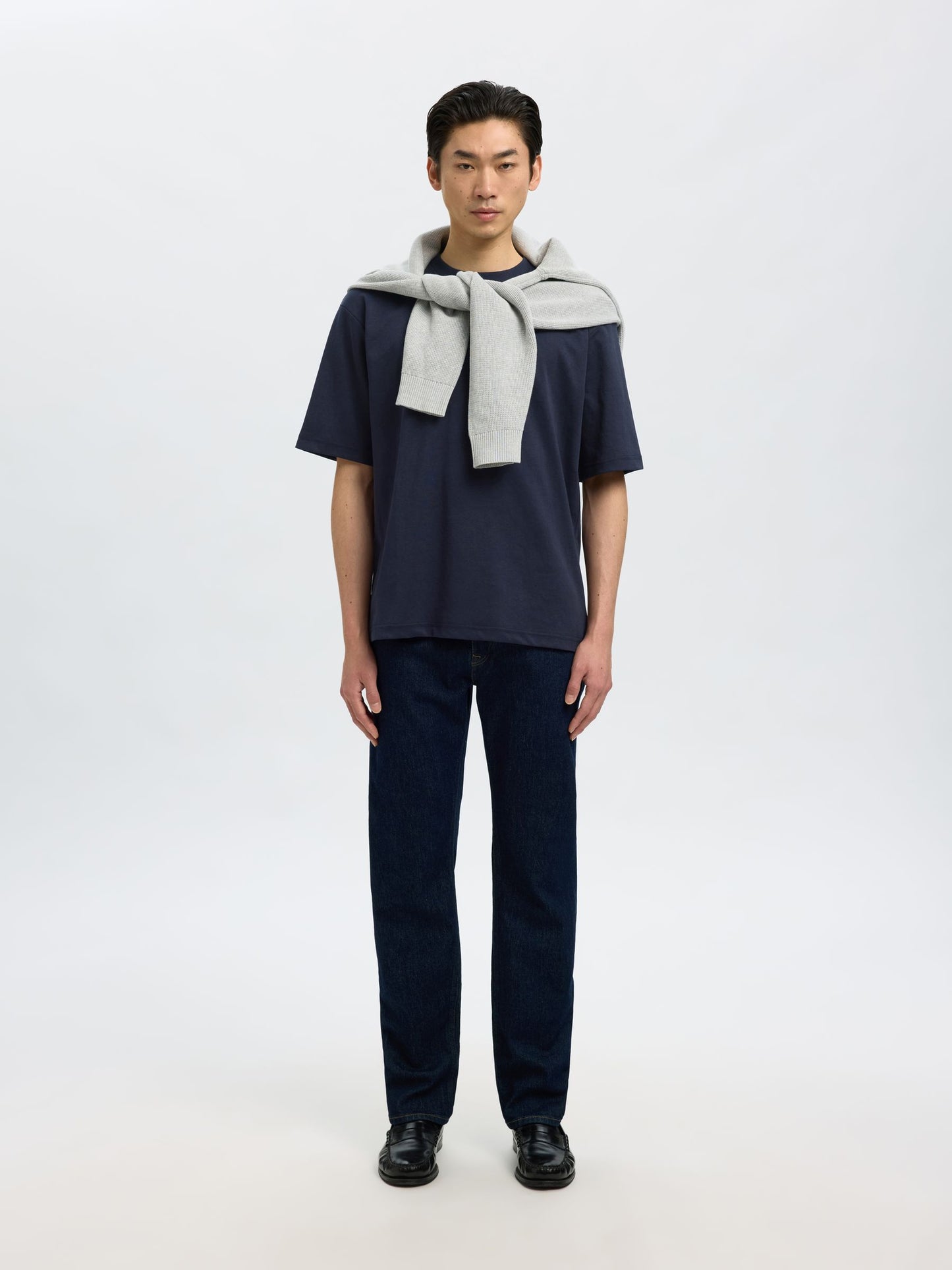 LOOSE FIT T-SHIRT SELECTED